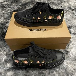 Burberry sneakers